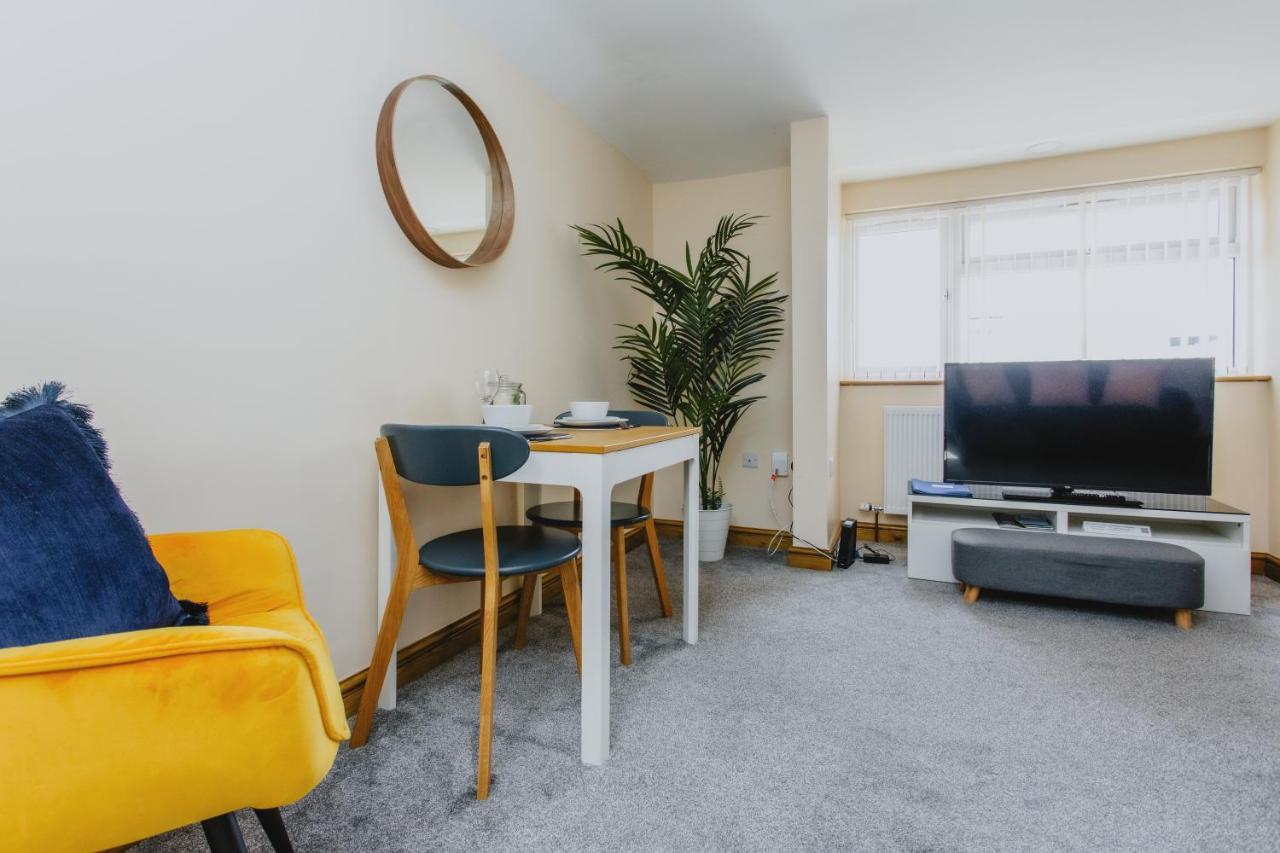 Spacious 2Nd Floor Apartment - King Size Bed & Free Parking نوتينغهام المظهر الخارجي الصورة